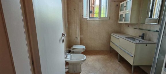 4 Schlafzimmer Wohnung in Budrio, Italy, Nr. 341171 21