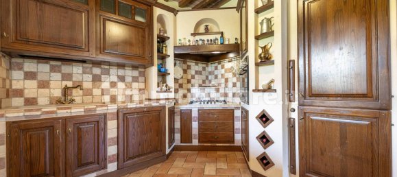 4 Schlafzimmer Haus in Castiglione del Lago, Italy, Nr. 126192 10