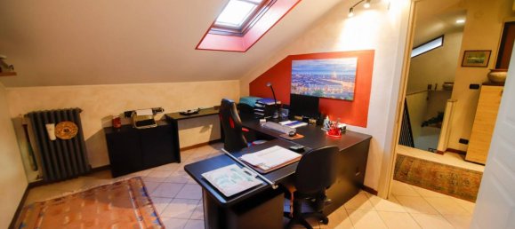 5 rooms Apartment in Turin, Italy No. 154251 22