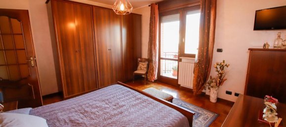 5 rooms Apartment in Turin, Italy No. 154251 13