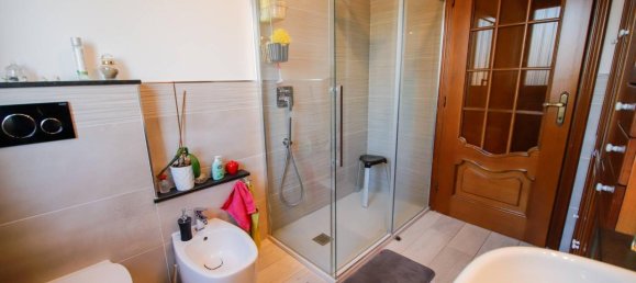 5 rooms Apartment in Turin, Italy No. 154251 11