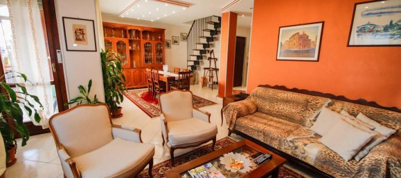 5 rooms Apartment in Turin, Italy No. 154251 3