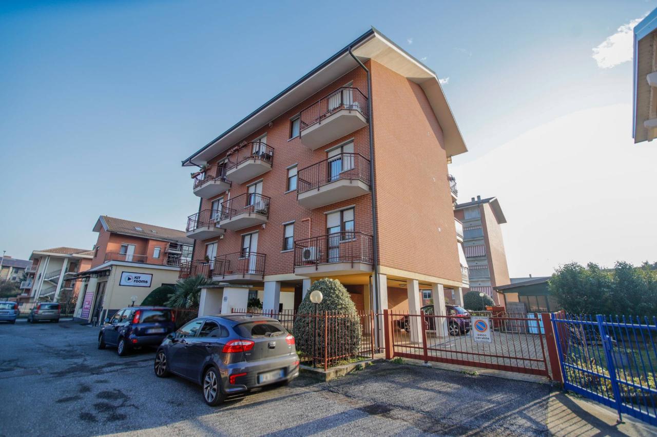 5 rooms Apartment in Turin, Italy No. 154251