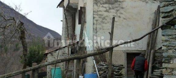 4 bedrooms House in Masera, Italy No. 178591 3