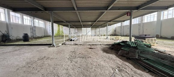 3-Zimmer Lagerhaus in Monale, Italy, Nr. 9463 11