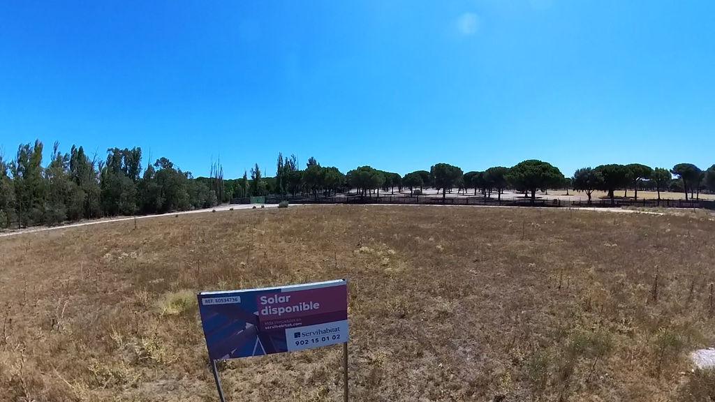 1173m² Land in Aldeamayor de San Martin, Spain No. 78175
