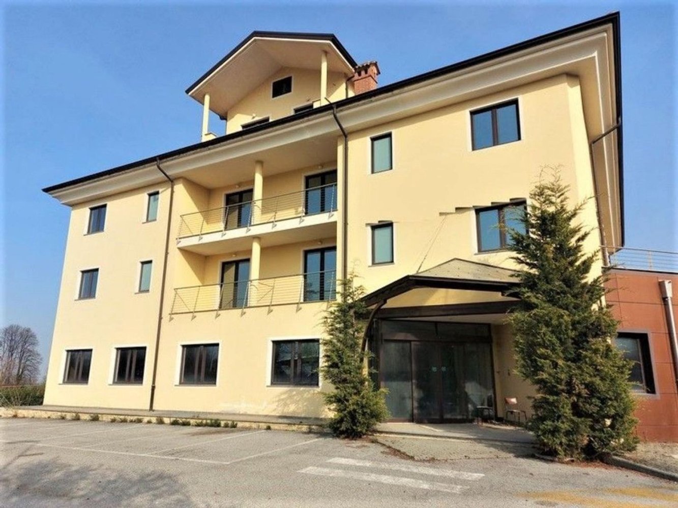 8526m² Building in Borgo San Dalmazzo, Italy No. 372638