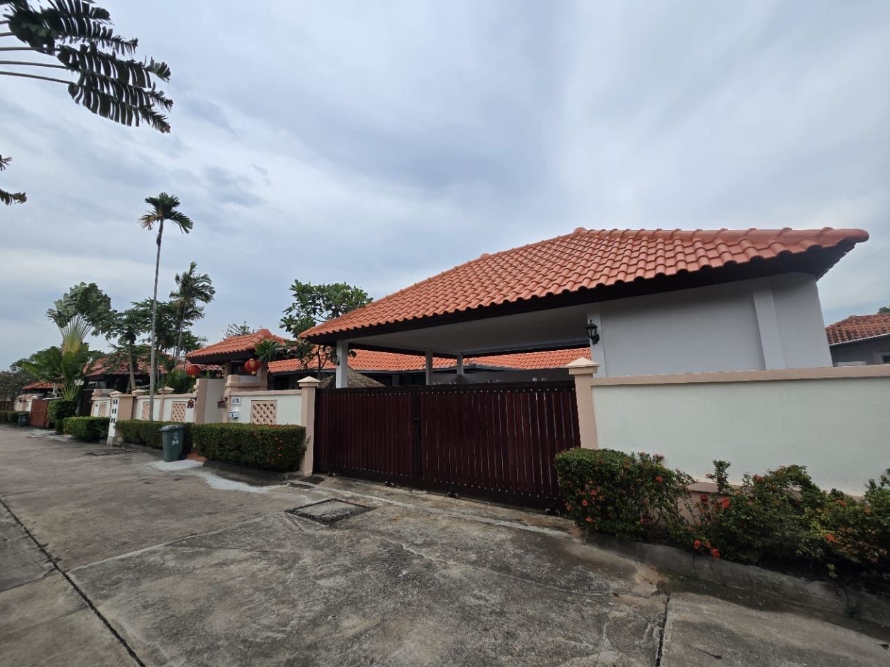 Casa de 3 dormitorios en Pattaya, Thailand No. 69490