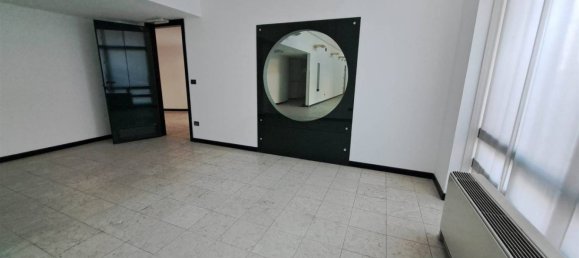 5-salle Propriété commerciale à Aosta, Italy No. 41876 14