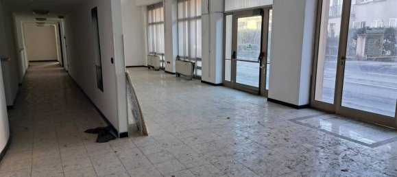 5-salle Propriété commerciale à Aosta, Italy No. 41876 5