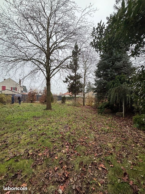 Terreno em Saint-Jean-de-Braye, France 1265 m² N.º 40980