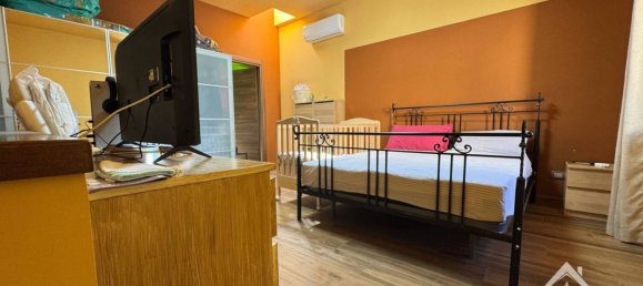 Apartamento de 2 dormitorios en Afragola, Italy No. 279312 4