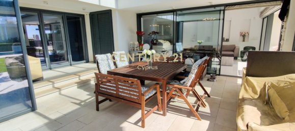 5 bedrooms Villa in Agios Athanasios, Cyprus No. 358 6