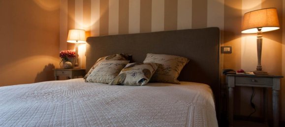 3 bedrooms Villa in Cortona, Italy No. 1532 8