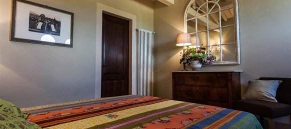 3 bedrooms Villa in Cortona, Italy No. 1532 11