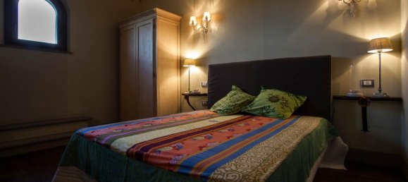 3 bedrooms Villa in Cortona, Italy No. 1532 10