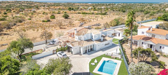 3 bedrooms Villa in Guia, Portugal No. 305900 2