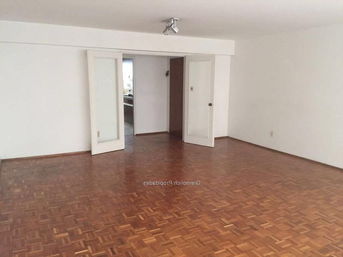 3 bedrooms Apartment in Montevideo, Uruguay No. 11354