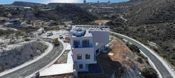 8 غرف نوم منزل في Agios Tychonas, Cyprus رقم 6787 5