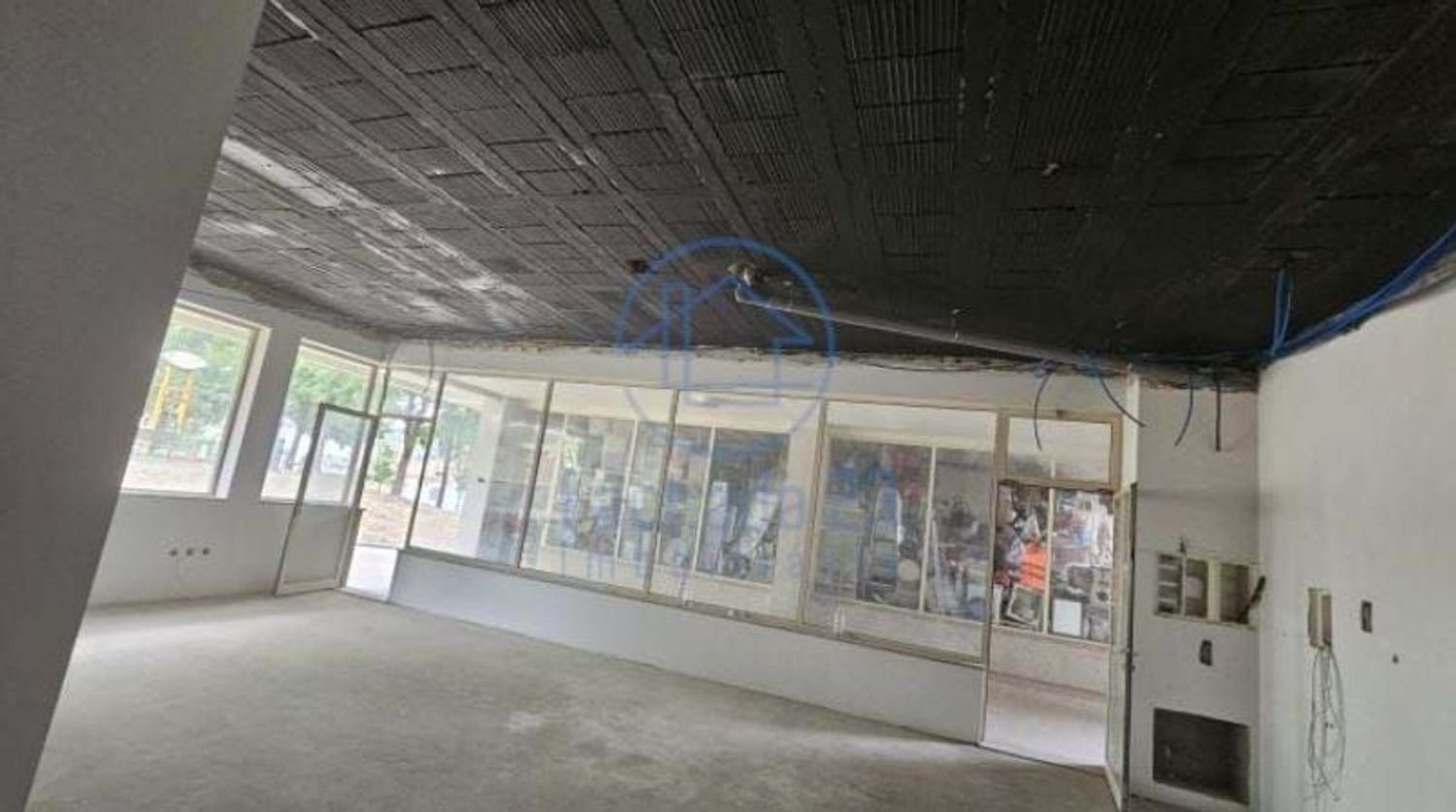 131m² Commercial property in Vila Nova de Famalicao, Portugal No. 332300