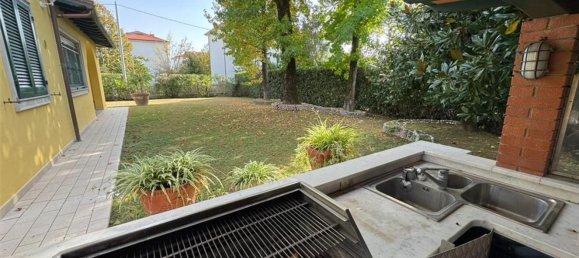 Вилла с 2 комнатами в Форте деи Марми, Италия № 288234 26