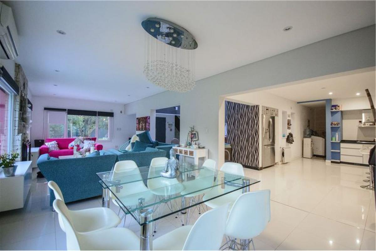 Casa T4 em Lujan, Argentina N.º 57399