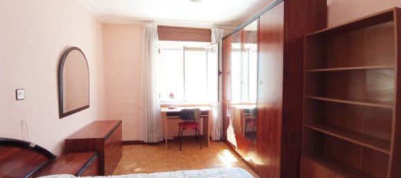 Apartamento de 3 dormitorios en León, Spain No. 84965 25