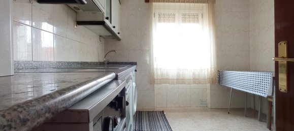 Apartamento de 3 dormitorios en León, Spain No. 84965 5
