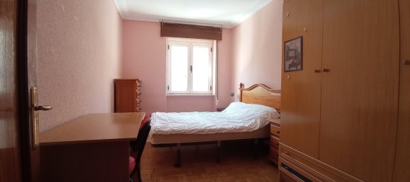 Apartamento de 3 dormitorios en León, Spain No. 84965 12