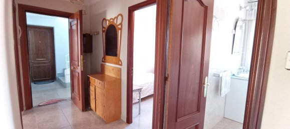 Apartamento de 3 dormitorios en León, Spain No. 84965 38