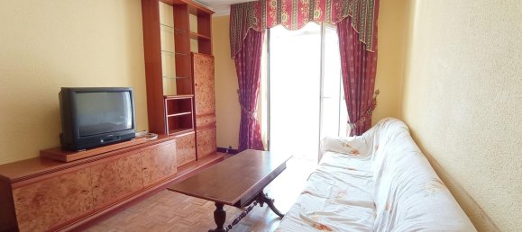 Apartamento de 3 dormitorios en León, Spain No. 84965 46