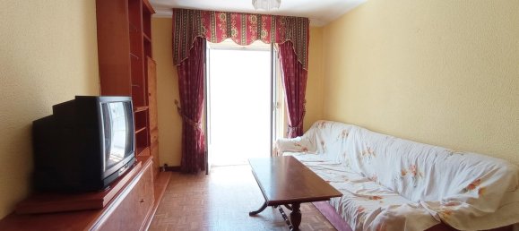 Apartamento de 3 dormitorios en León, Spain No. 84965 43