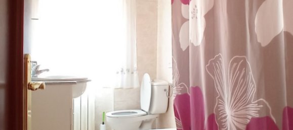 Apartamento de 3 dormitorios en León, Spain No. 84965 56