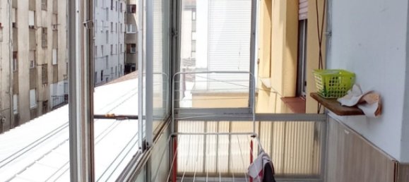 Apartamento de 3 dormitorios en León, Spain No. 84965 48