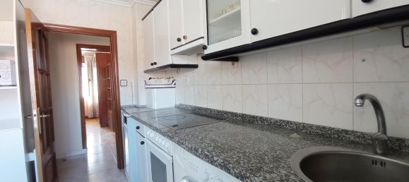 Apartamento de 3 dormitorios en León, Spain No. 84965 8