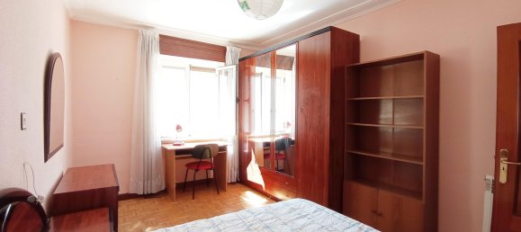 Apartamento de 3 dormitorios en León, Spain No. 84965 26
