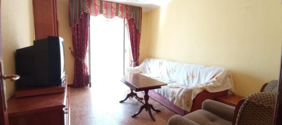 Apartamento de 3 dormitorios en León, Spain No. 84965 50
