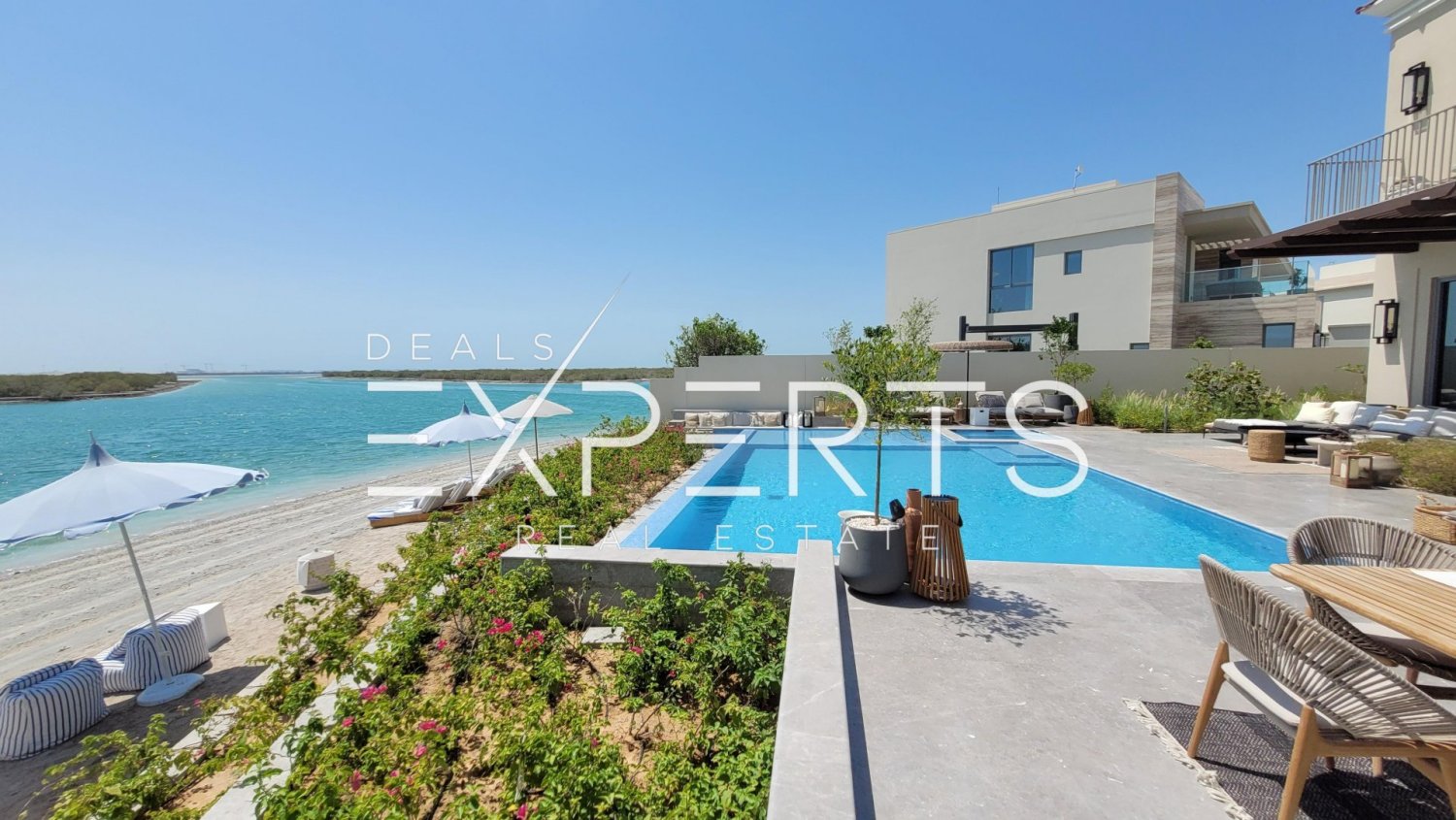 4 bedrooms Villa in Abu Dhabi, UAE No. 44516