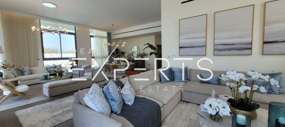 4 bedrooms Villa in Abu Dhabi, UAE No. 44516 18