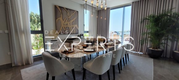 4 bedrooms Villa in Abu Dhabi, UAE No. 44516 9