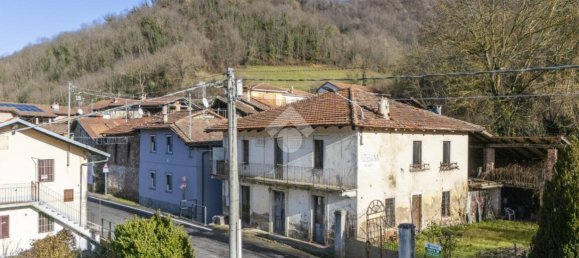 Casa de 7 habitaciónes en Rossana, Italy No. 28857 3