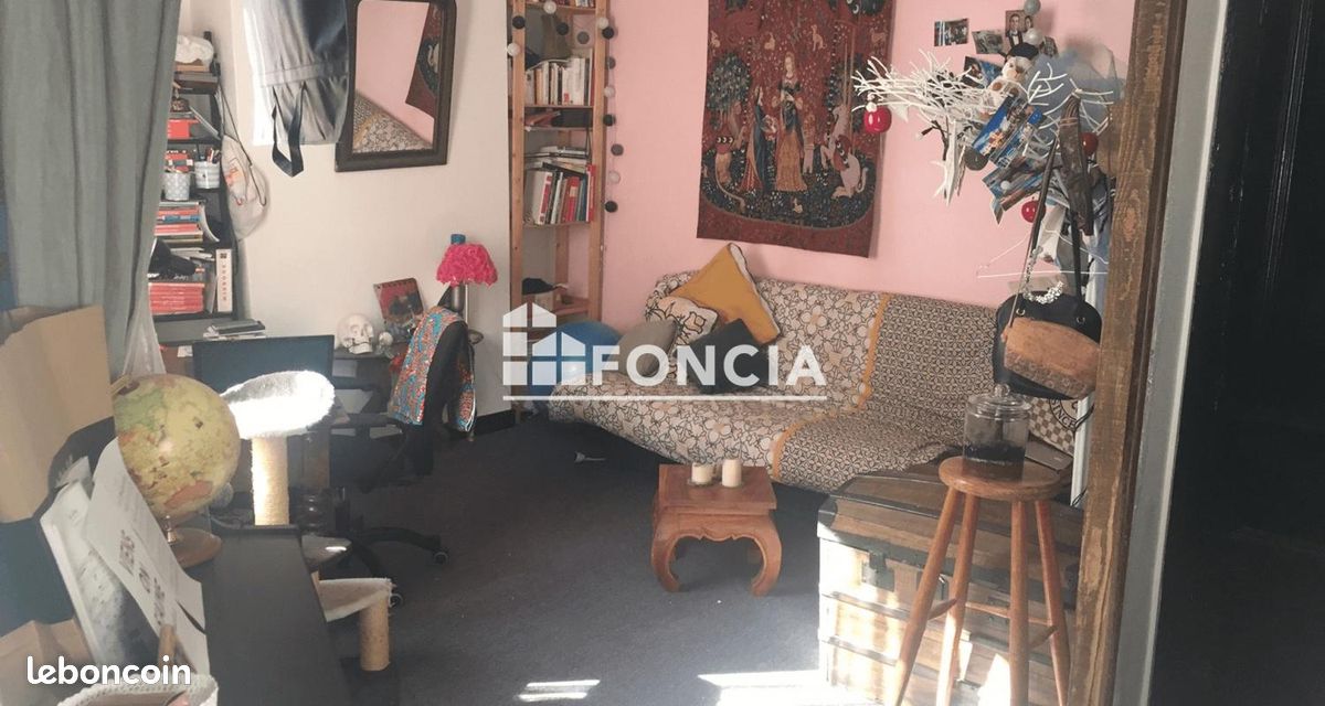 Studio in Tours, France No. 213212