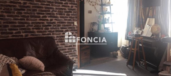 Studio in Tours, France No. 213212 3