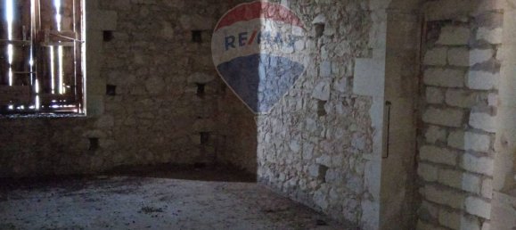 4 bedrooms House in Ferla, Italy No. 308735 22