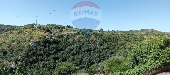 4 bedrooms House in Ferla, Italy No. 308735 17