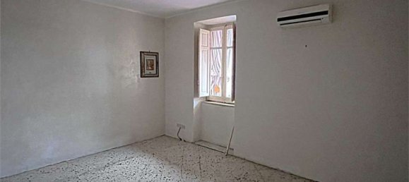 3 rooms Apartment in Palermo, Italy No. 86546 10