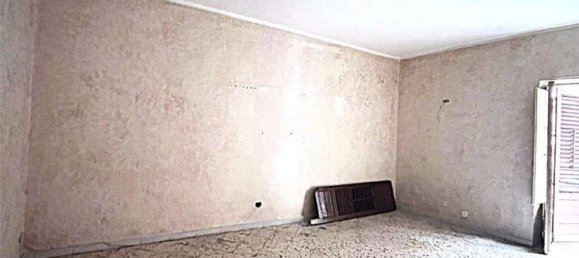 3 rooms Apartment in Palermo, Italy No. 86546 3
