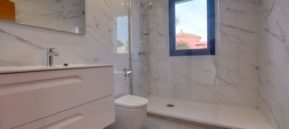 5 bedrooms House in Empuriabrava, Spain No. 84546 32