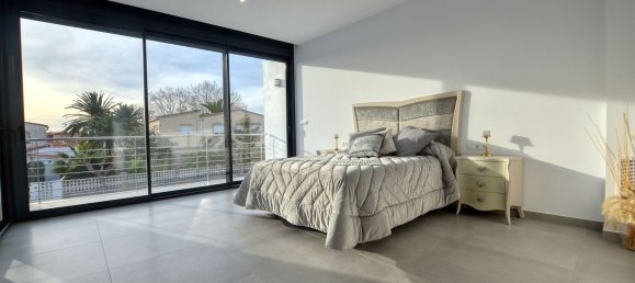 5 bedrooms House in Empuriabrava, Spain No. 84546 23