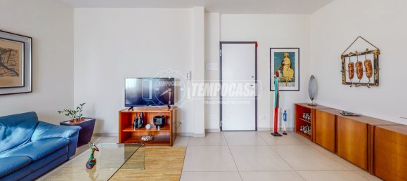 Квартира с 3 спальнями в Модена, Италия № 365768 3